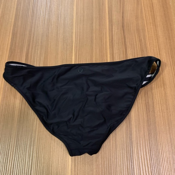 Lululemon surf to sand reversible bikini 6 - Picture 8 of 11